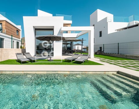 Property building, Garden, Swimming pool, sunbed