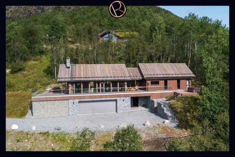 Property building, Natural landscape