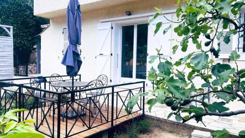 Property building, Balcony/Terrace
