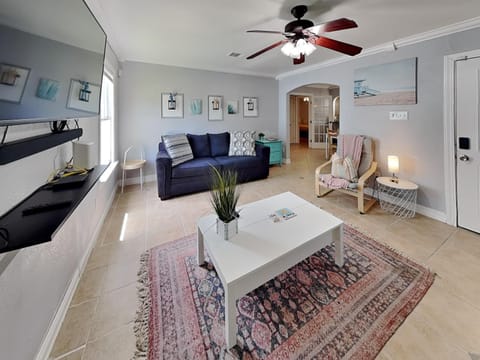 TV and multimedia, Living room, Seating area, furniture