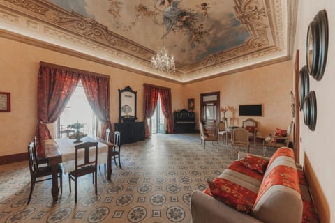 Communal lounge/ TV room, Internal: Not applicable to any particular room
