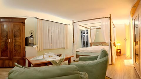 Living room, Bedroom