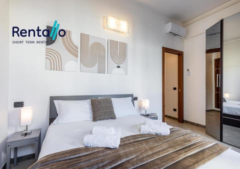 Bedroom, towels, air conditioner