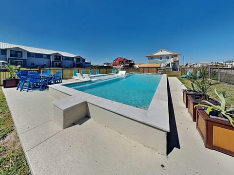 Property building, Neighbourhood, Seating area, Dining area, Swimming pool
