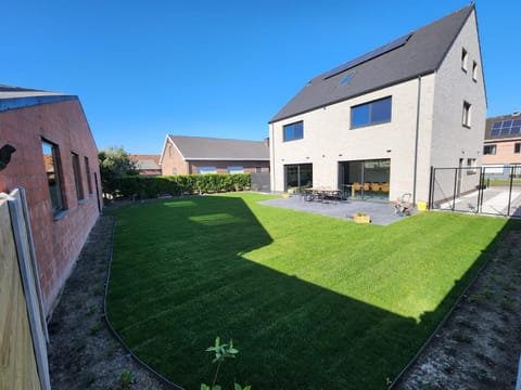 Garden, Balcony/Terrace