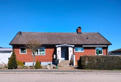 Property building, Day, Street view