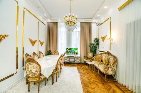 Living room, Photo of the whole room, Seating area