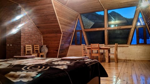Balcony/Terrace, Mountain view