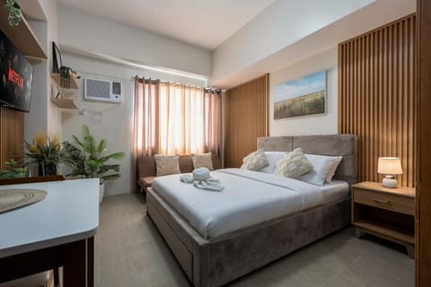 Bed, TV and multimedia, Photo of the whole room, Bedroom, air conditioner