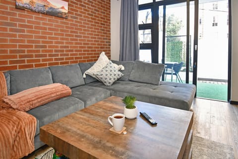 Patio, Living room