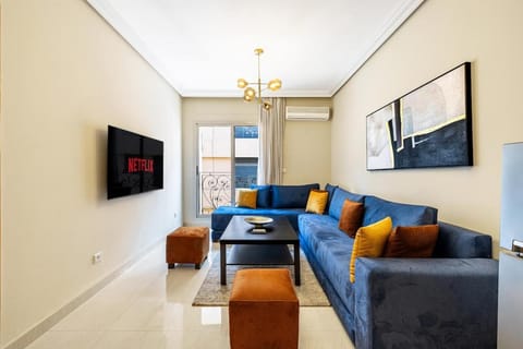 Communal lounge/ TV room, TV and multimedia, Living room, Seating area, Evening entertainment, air conditioner