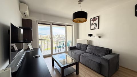 Communal lounge/ TV room, TV and multimedia, Living room, Seating area, Evening entertainment
