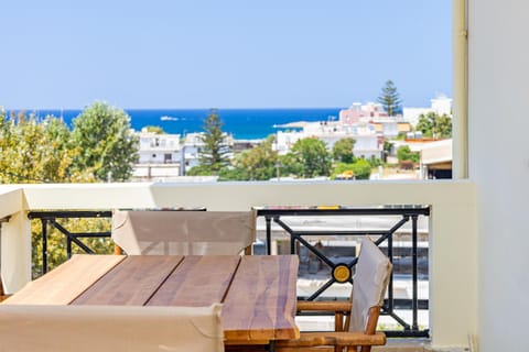 Day, Natural landscape, View (from property/room), Balcony/Terrace, Living room, Seating area, Dining area, Sea view