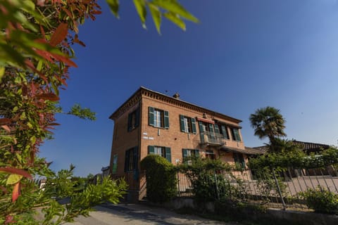 Property building, Street view