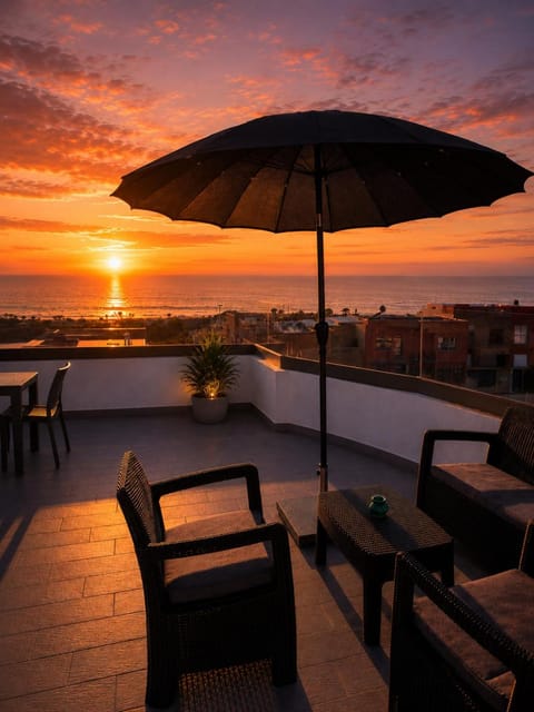 View (from property/room), Balcony/Terrace, Seating area, Dining area, Sea view, Sunset