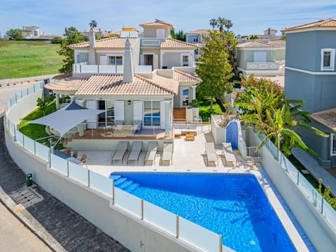 Property building, Patio, Garden, Garden view, Swimming pool, sunbed