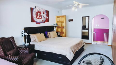 Bed, Decorative detail, Bedroom