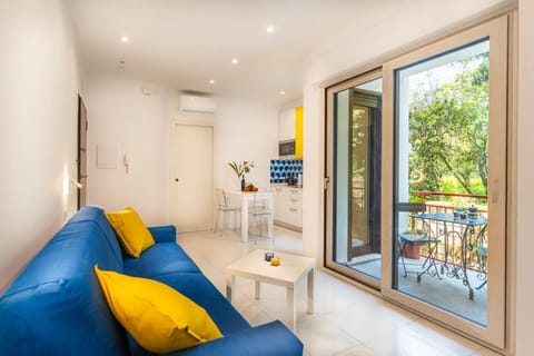 Patio, View (from property/room), Balcony/Terrace, Living room, Seating area, Dining area