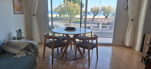 Living room, Dining area, Sea view