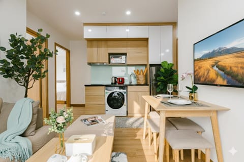 TV and multimedia, Kitchen or kitchenette, Living room, Dining area, dishwasher, oven, washing machine, dryer