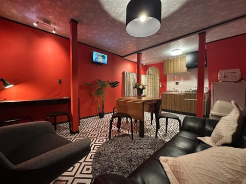 TV and multimedia, Kitchen or kitchenette, Living room, Dining area