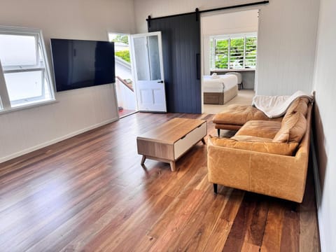 Communal lounge/ TV room, Living room, Seating area