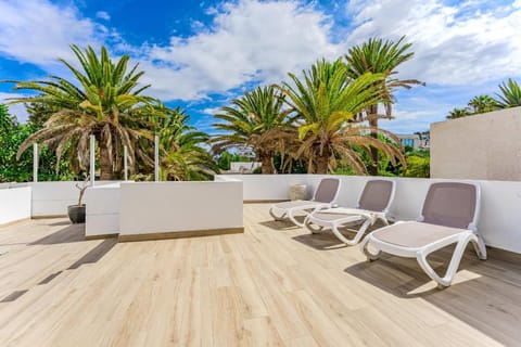 Patio, Spring, Day, Garden, View (from property/room), Balcony/Terrace, Balcony/Terrace, Seating area, Garden view, sunbed