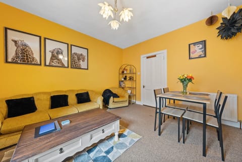 Communal lounge/ TV room, Living room
