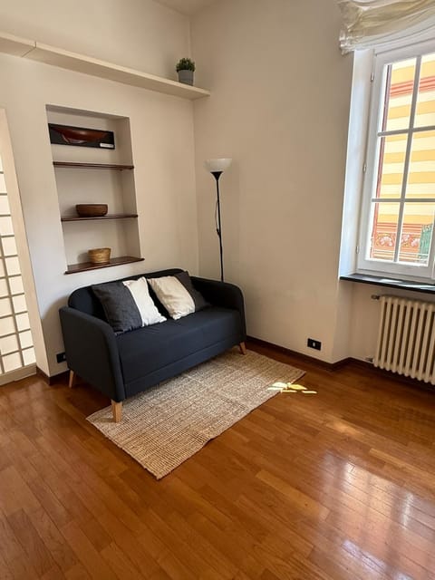 Living room, internet