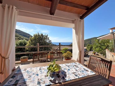 Patio, Mountain view, Sea view, Quiet street view