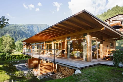 Property building, Balcony/Terrace