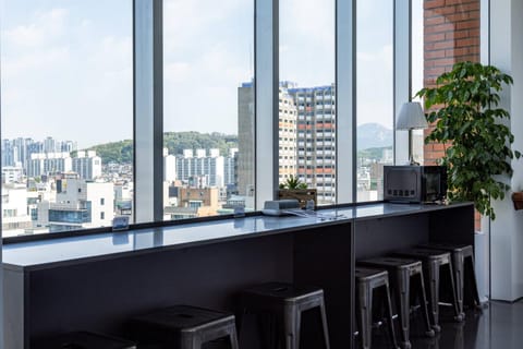 Lounge or bar, Dining area