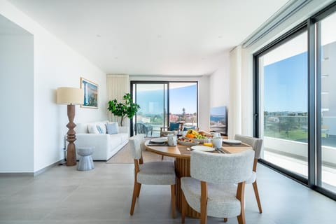 Living room, Dining area