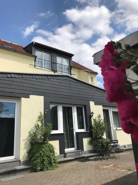 Facade/entrance, Balcony/Terrace, Family