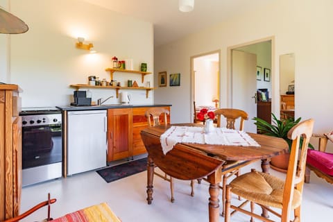 Property building, Kitchen or kitchenette, Living room