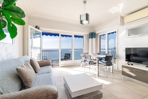 TV and multimedia, Balcony/Terrace, Living room, Seating area, Dining area, Sea view, air conditioner