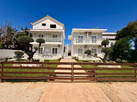 Property building, Day, Garden