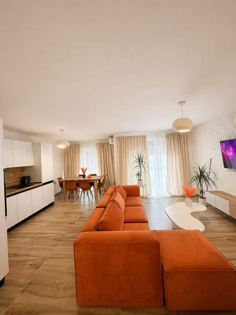 TV and multimedia, Kitchen or kitchenette, Living room