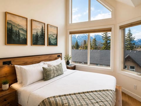 Bed, Natural landscape, Photo of the whole room, Bedroom, Mountain view