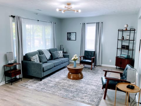 Living room, Seating area