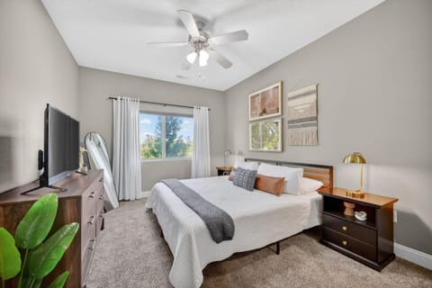 TV and multimedia, View (from property/room), Photo of the whole room, Garden view