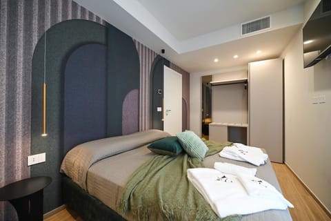 Bed, Photo of the whole room, Bedroom, towels, wardrobe