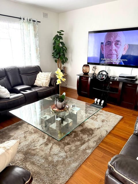Communal lounge/ TV room, TV and multimedia, Living room
