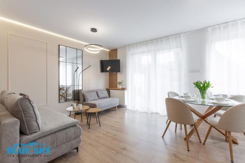 TV and multimedia, Kitchen or kitchenette, Living room, Seating area