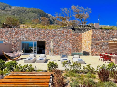 Property building, Patio, Spring, Day, Natural landscape, Garden, Living room, Seating area, Garden view, Mountain view, Pool view, Swimming pool, sunbed