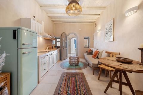 Kitchen or kitchenette, Living room, Dining area, kitchen
