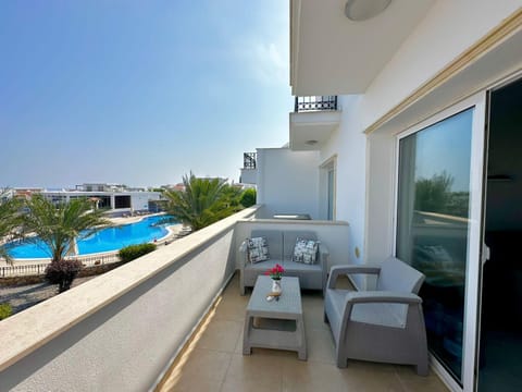 Balcony/Terrace, Swimming pool