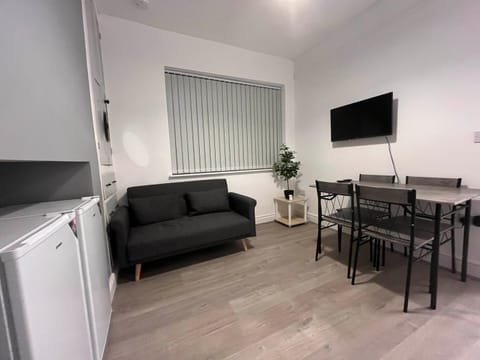 TV and multimedia, Living room, Dining area