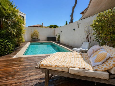 Swimming pool, Swimming pool