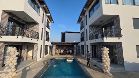 Property building, Lounge or bar, Swimming pool